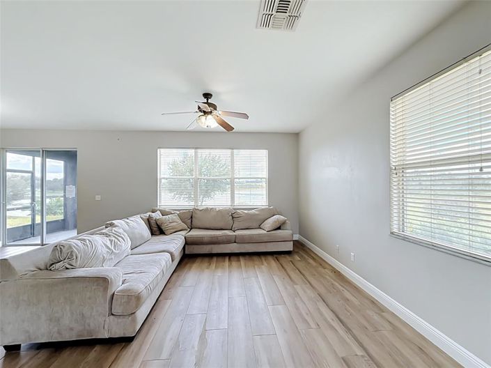 Image No.6-3 Bed House for sale
