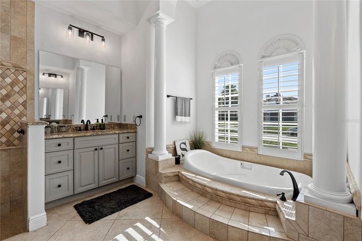 Image No.35-5 Bed House for sale