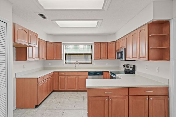 Image No.13-3 Bed House for sale