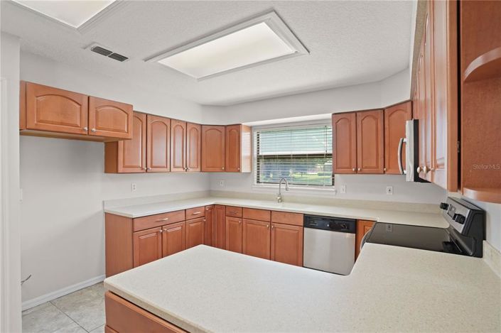 Image No.15-3 Bed House for sale