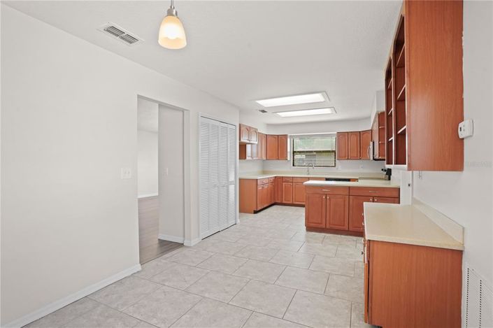 Image No.19-3 Bed House for sale