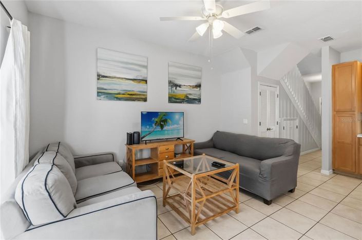 Image No.7-5 Bed Townhouse for sale