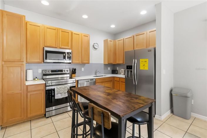 Image No.8-5 Bed Townhouse for sale