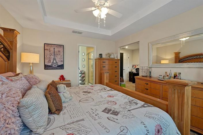 Image No.20-3 Bed Townhouse for sale