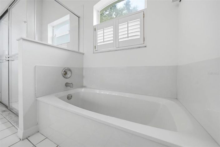 Image No.18-2 Bed House for sale