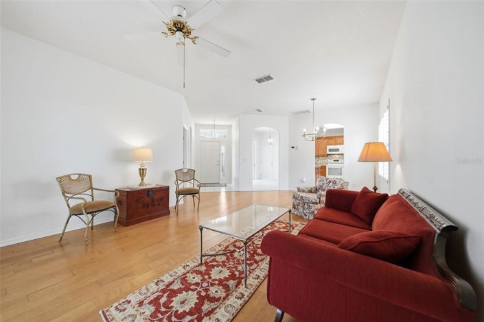 Image No.7-2 Bed House for sale