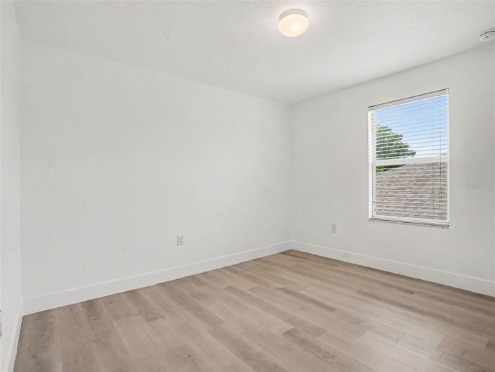 Image No.16-4 Bed House for sale