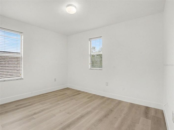 Image No.20-4 Bed House for sale