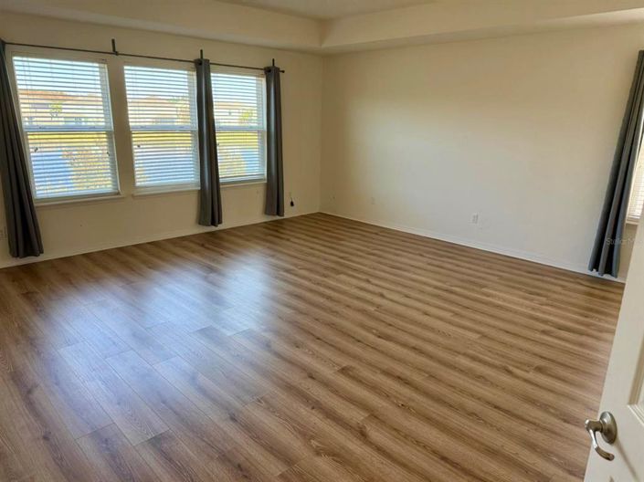 Image No.34-5 Bed House for sale