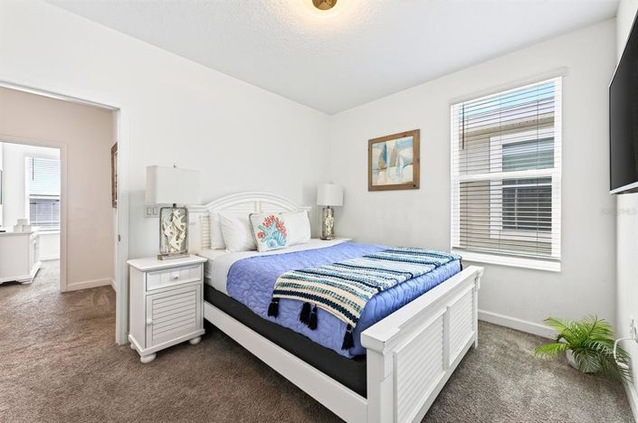 Image No.30-6 Bed House for sale