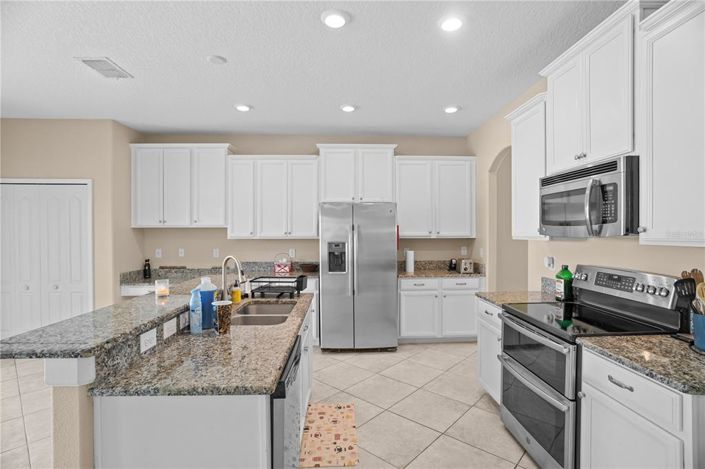 Image No.3-5 Bed House for sale