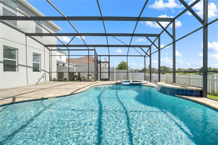 Image No.38-5 Bed House for sale