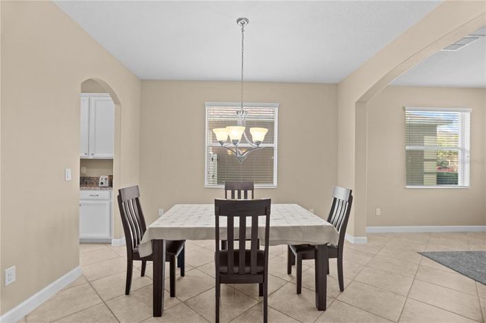 Image No.9-5 Bed House for sale
