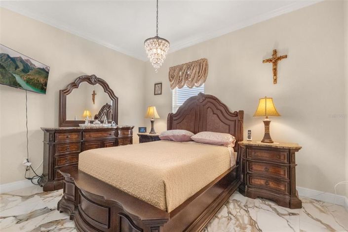 Image No.19-3 Bed House for sale