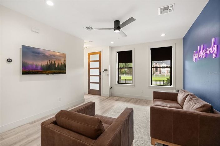 Image No.26-3 Bed Townhouse for sale