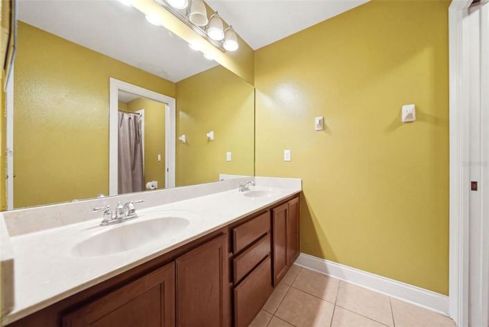 Image No.32-3 Bed Townhouse for sale