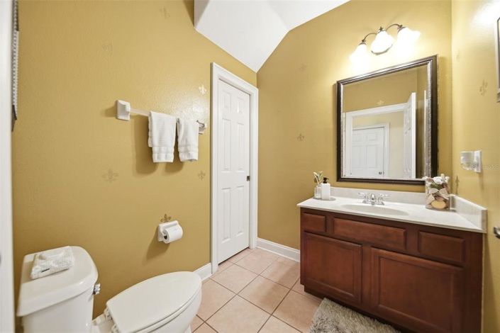 Image No.8-3 Bed Townhouse for sale