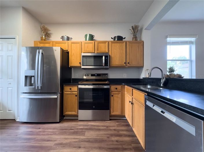 Image No.2-4 Bed Townhouse for sale