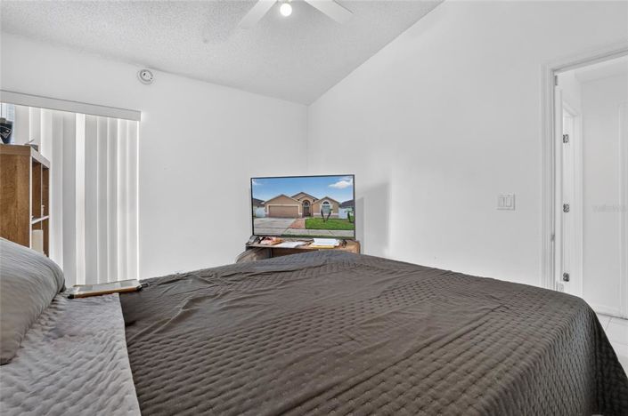 Image No.19-4 Bed House for sale