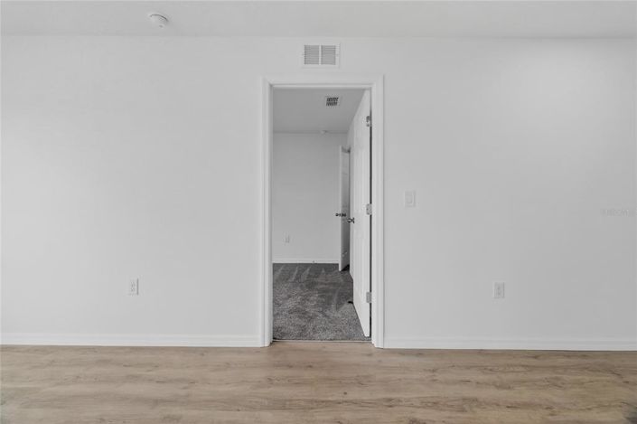 Image No.19-3 Bed House for sale