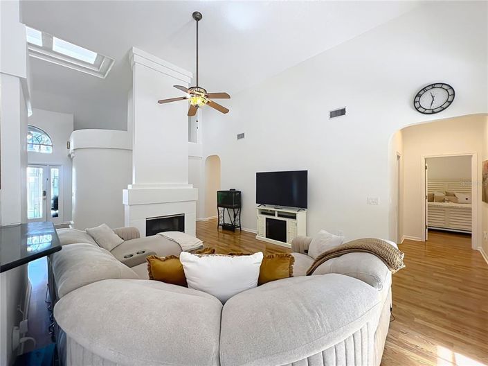 Image No.20-4 Bed House for sale