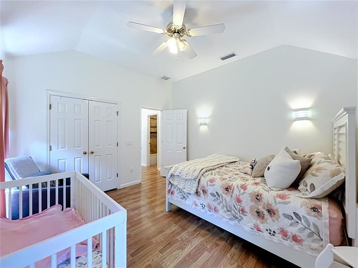 Image No.27-4 Bed House for sale