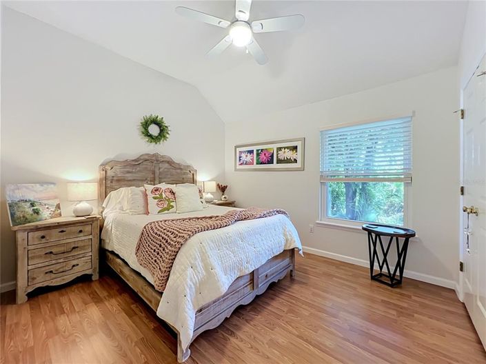 Image No.34-4 Bed House for sale