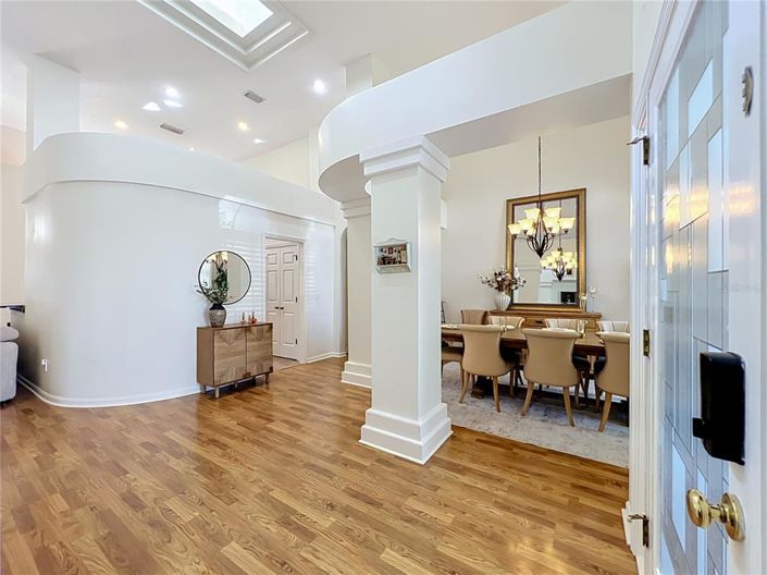 Image No.8-4 Bed House for sale