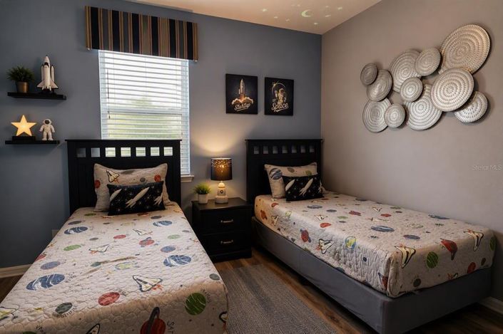 Image No.7-9 Bed House for sale
