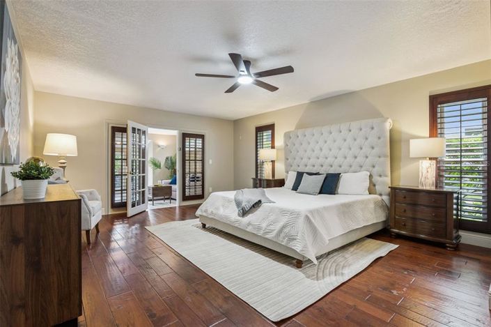 Image No.33-5 Bed House for sale