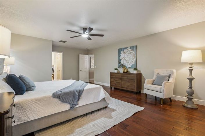 Image No.37-5 Bed House for sale