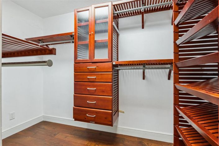 Image No.40-5 Bed House for sale