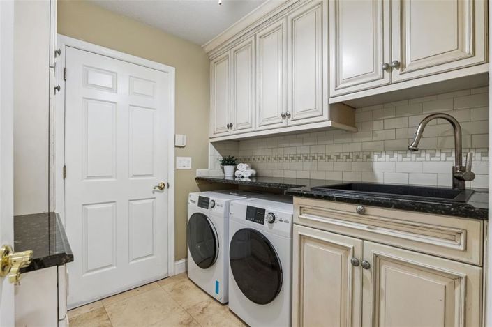 Image No.42-5 Bed House for sale