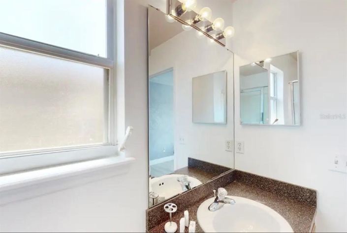 Image No.11-4 Bed House for sale