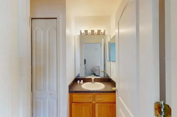 Image No.15-4 Bed House for sale