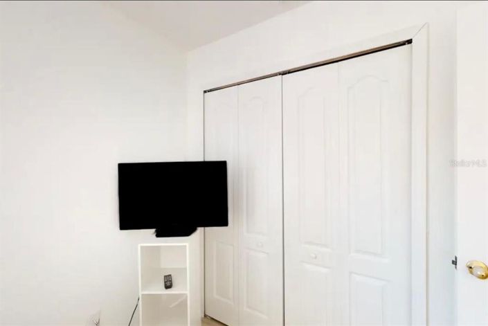 Image No.18-4 Bed House for sale