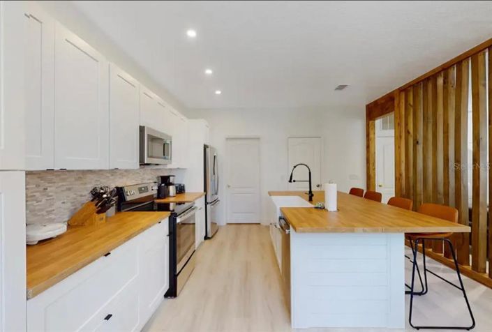 Image No.4-4 Bed House for sale