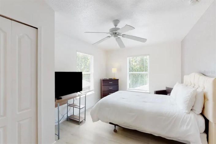 Image No.9-4 Bed House for sale