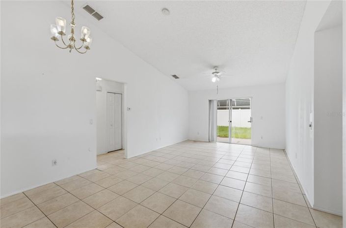 Image No.10-3 Bed House for sale