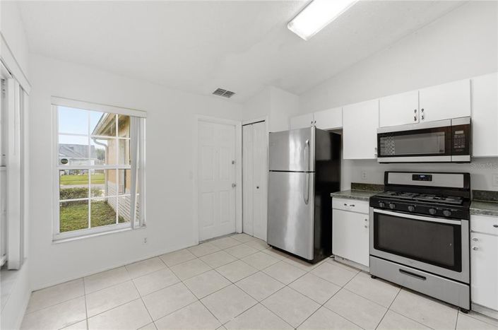 Image No.18-3 Bed House for sale