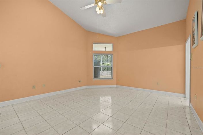 Image No.10-4 Bed House for sale