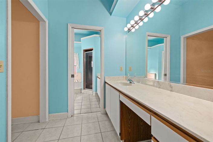 Image No.12-4 Bed House for sale
