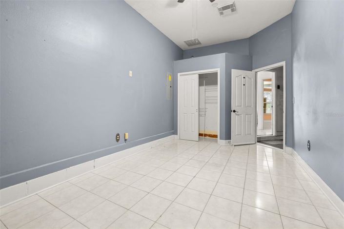 Image No.18-4 Bed House for sale