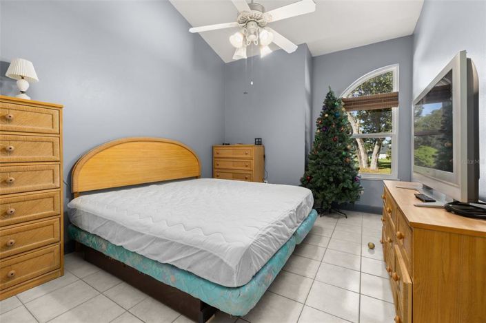 Image No.20-4 Bed House for sale