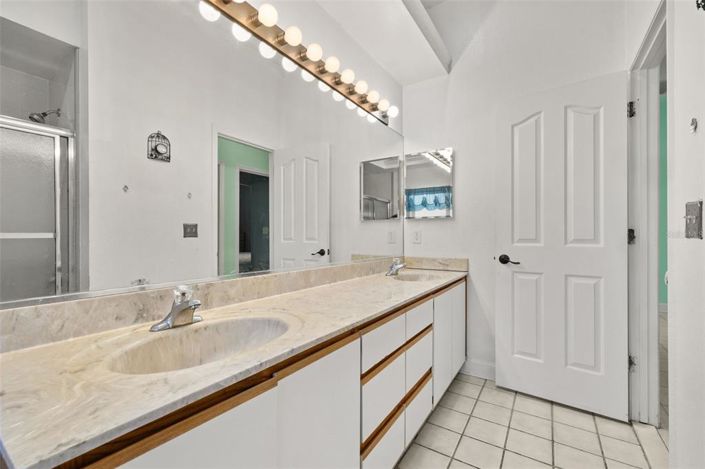 Image No.22-4 Bed House for sale