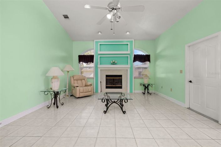 Image No.27-4 Bed House for sale