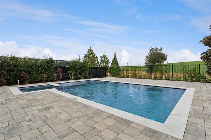 Image No.33-5 Bed House for sale