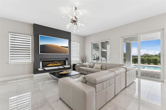 Image No.7-4 Bed House for sale
