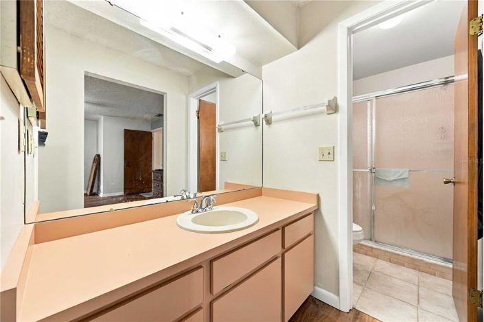Image No.17-3 Bed House for sale