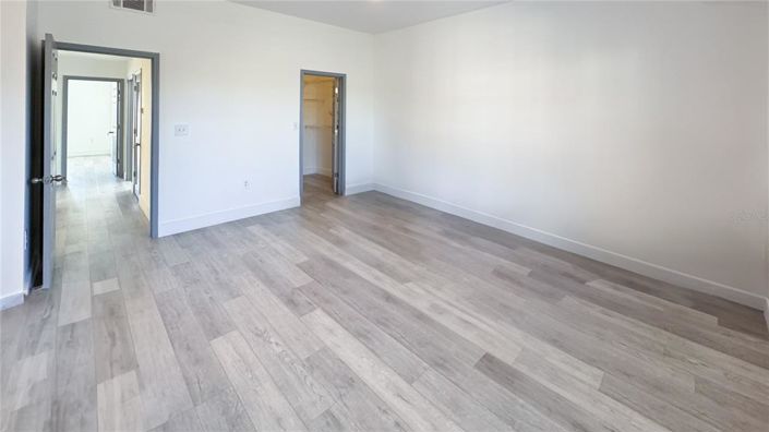 Image No.28-3 Bed Townhouse for sale